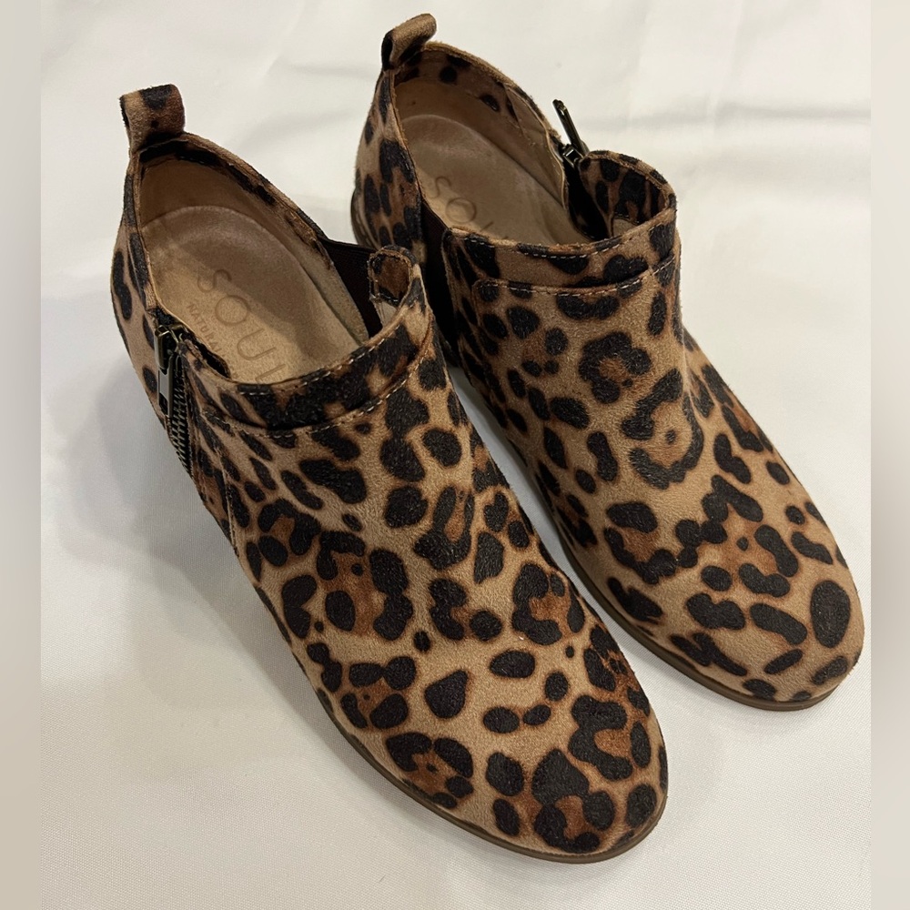SOUL Naturalizer Dame Suede Leopard Ankle Booties Size 8